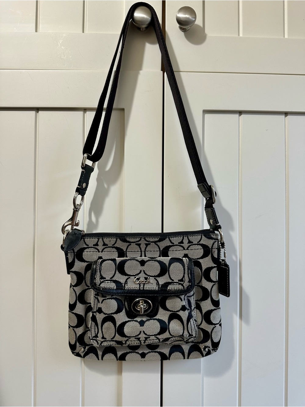 Coach signature Penelope canvas crossbody east west Swingpack in grey and black